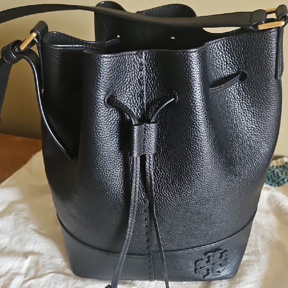 Tory Burch McGraw Drawstring Bucket Bag Black Leather Shoulder Bag - Picture 8 of 15